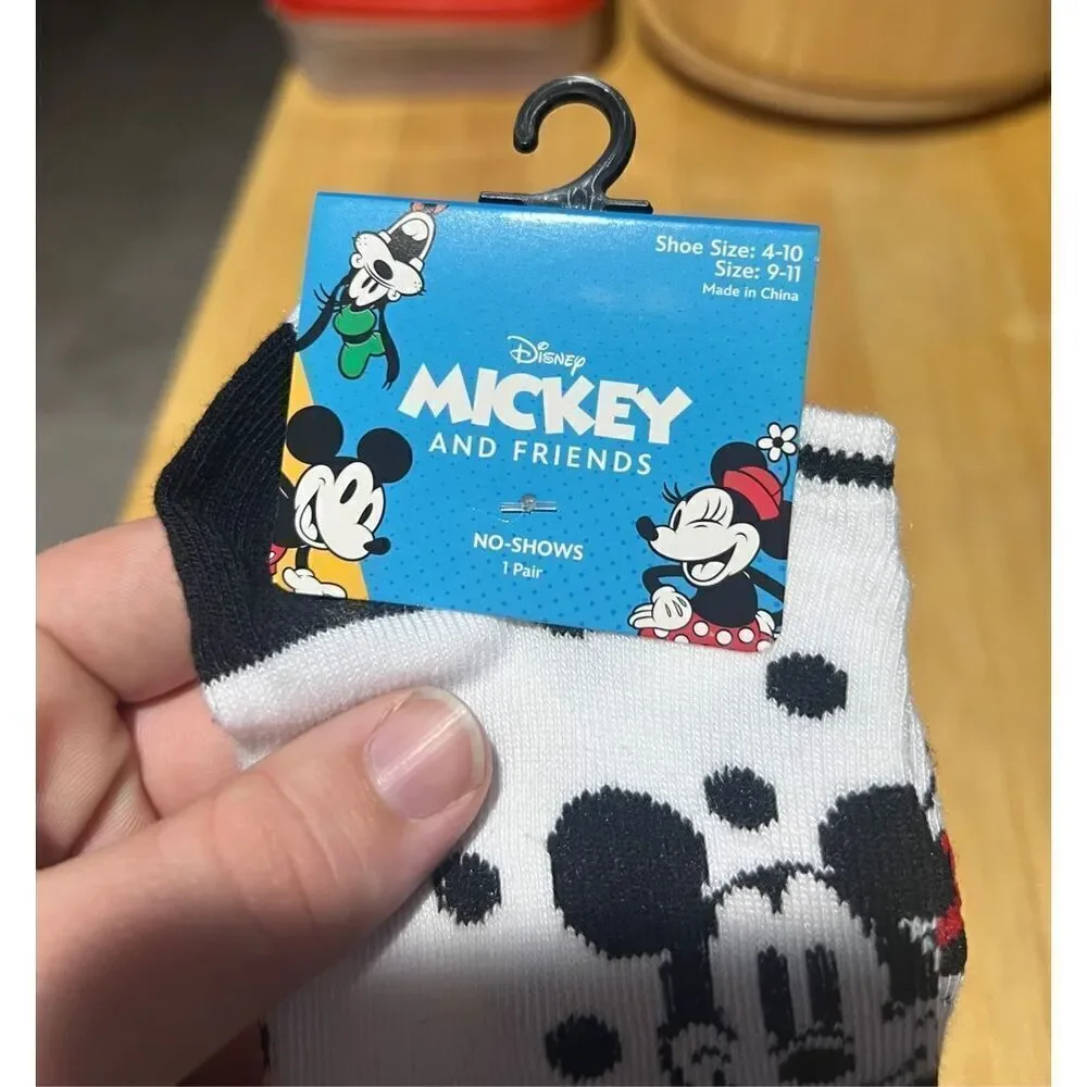 Disney Mickey And Friends Woman’s No Show Socks NEW